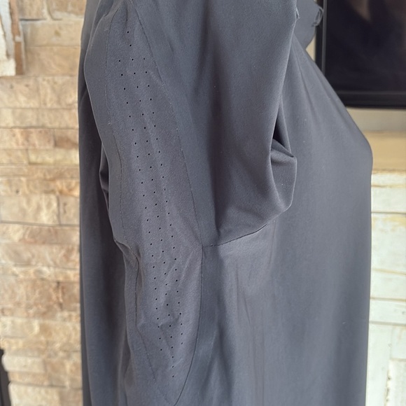 Athleta black long sleeve button down hi lo versatile shirt blouse stretch - Picture 10 of 16